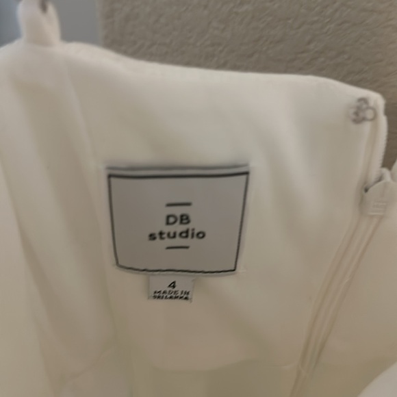 3D floral lace applique crepe mini dress in soft white, size 4 - Picture 8 of 8